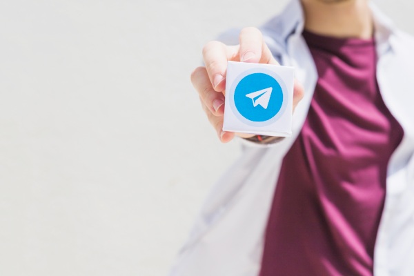خطرات استفاده از تلگرام های غیر رسمی